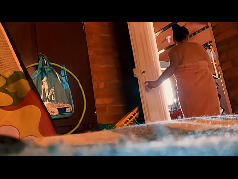 ❤️ Вујко ми ме следи во туш, ме ебе додека се туширам. ❌ Секс видео кај нас